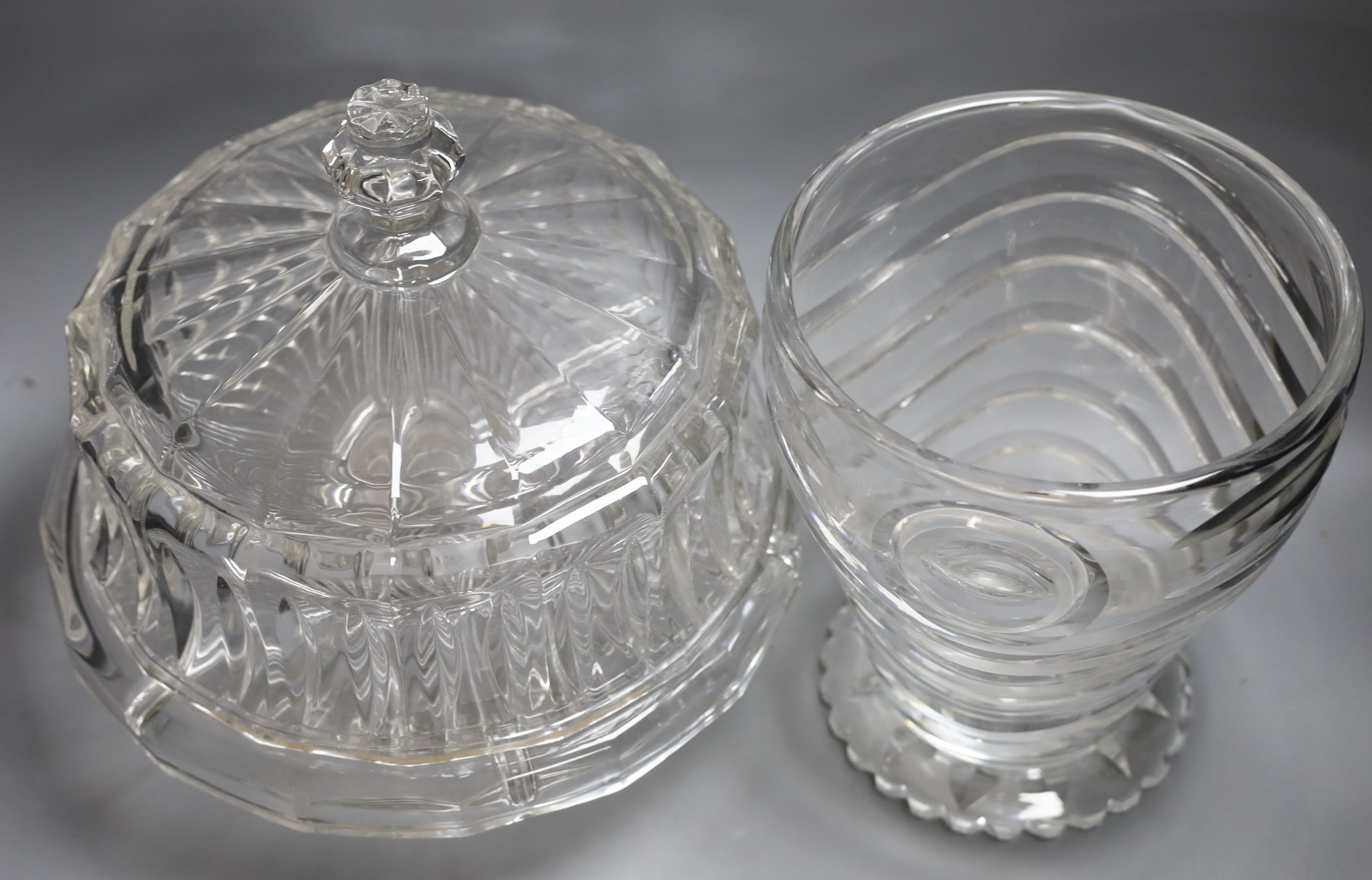 A large cut crystal cake stand together with a wave cut vase, 25cm tall, (2)